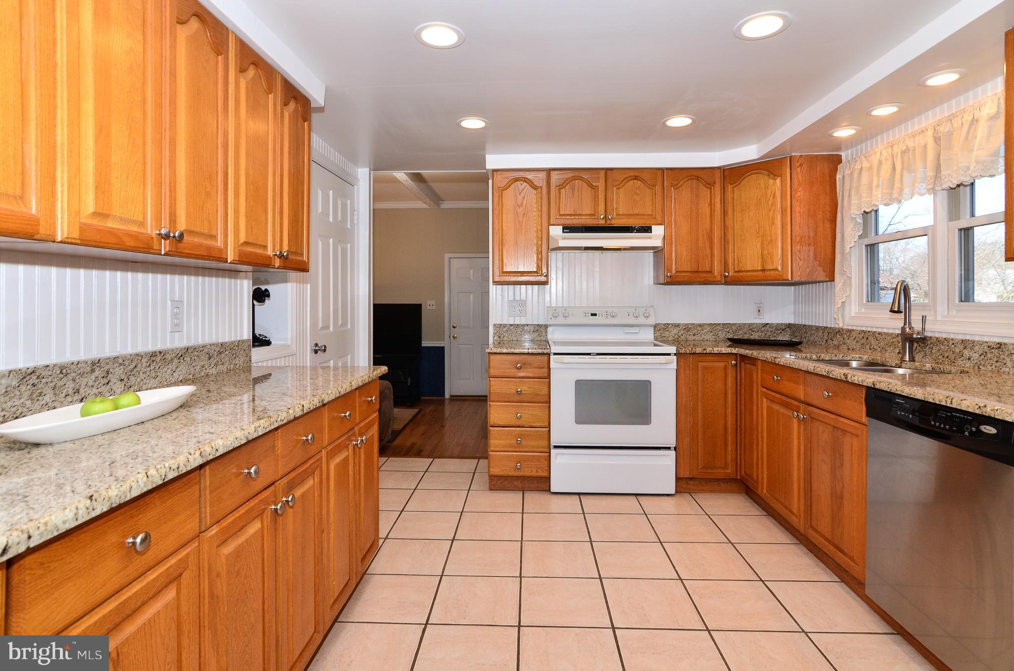 3008 Seminole Road Woodbridge, VA 22192 - Photo 3 of 30 Updated Kitchen