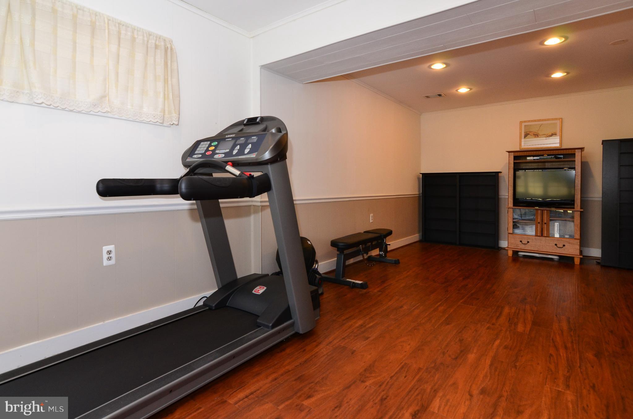 3008 Seminole Road Woodbridge, VA 22192 - Photo 21 of 30 Lower level family room