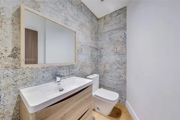 $3,250,000 | 5244 Alton Road, Miami Beach, FL 33140