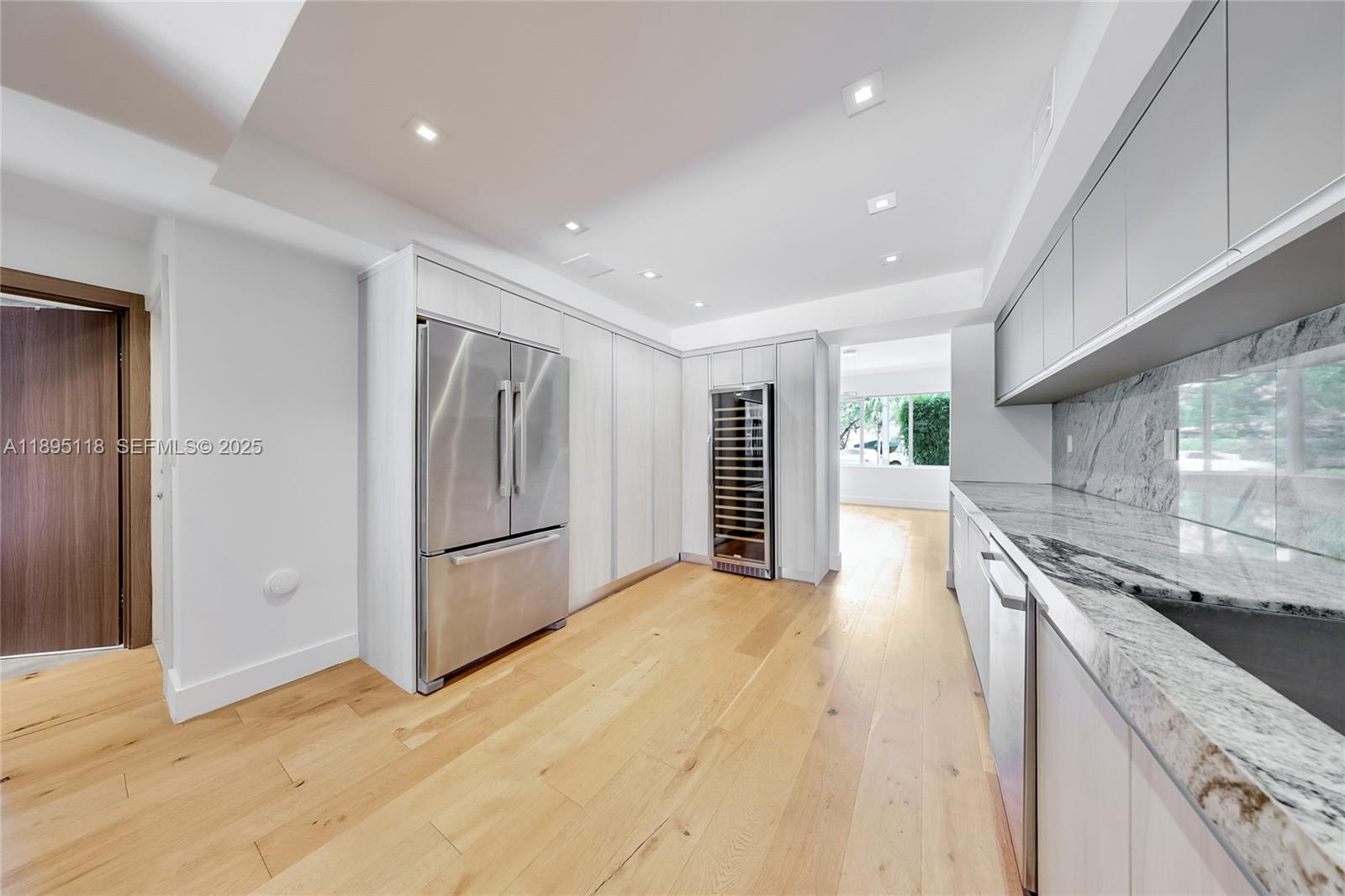 5244 Alton Road Miami Beach, FL 33140 - Photo 18 of 26