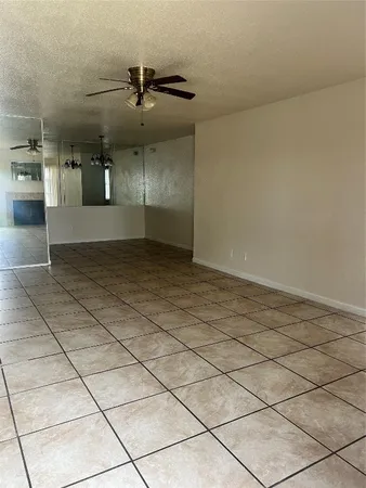 $1,045 | 9700 Leawood Boulevard, Unit 1113, Houston, TX 77099
