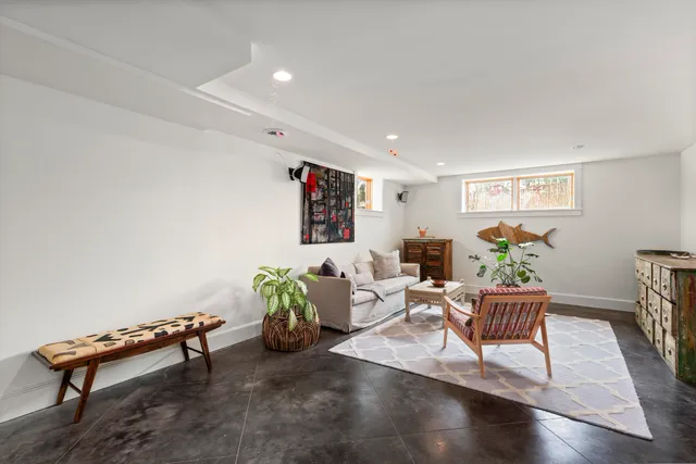 $1,100,000 | 140 Grant Road, Freeport, ME 04032