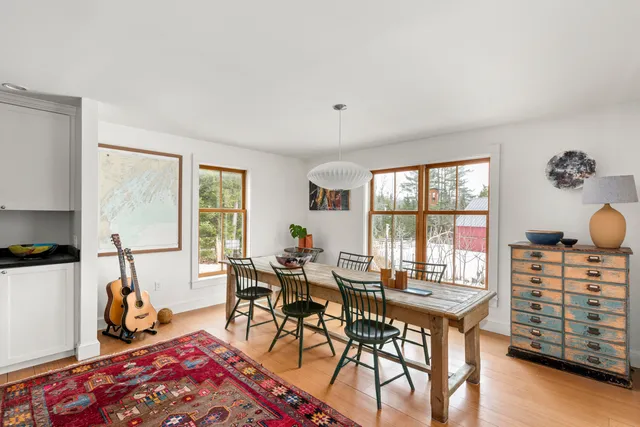 $1,100,000 | 140 Grant Road, Freeport, ME 04032