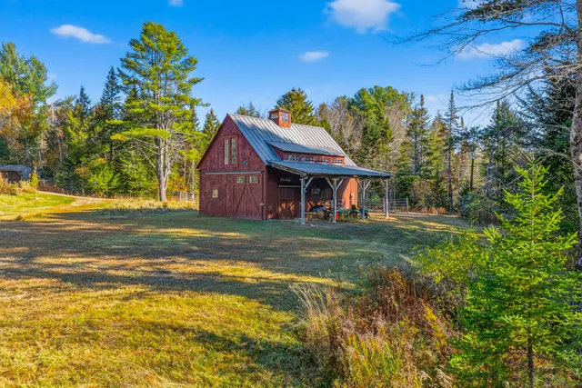 $1,100,000 | 140 Grant Road, Freeport, ME 04032