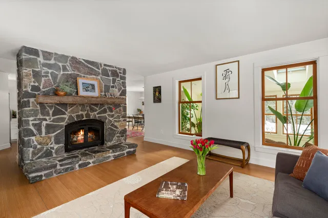 $1,100,000 | 140 Grant Road, Freeport, ME 04032