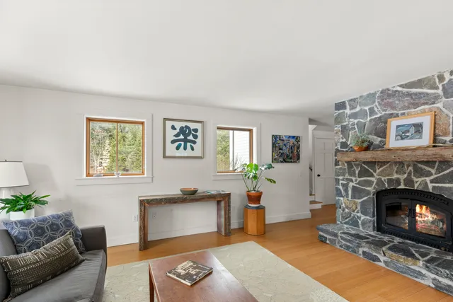 $1,100,000 | 140 Grant Road, Freeport, ME 04032