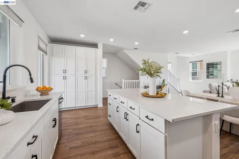 $1,090,000 | 24170 Amaranth Loop, Hayward, CA 94541