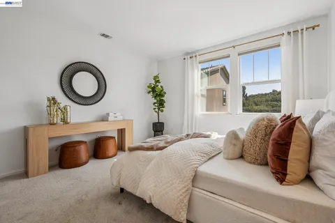 $1,090,000 | 24170 Amaranth Loop, Hayward, CA 94541