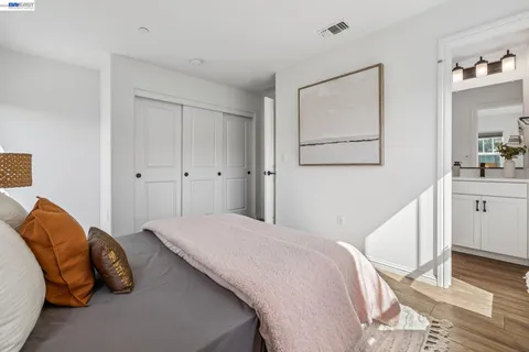 $1,090,000 | 24170 Amaranth Loop, Hayward, CA 94541