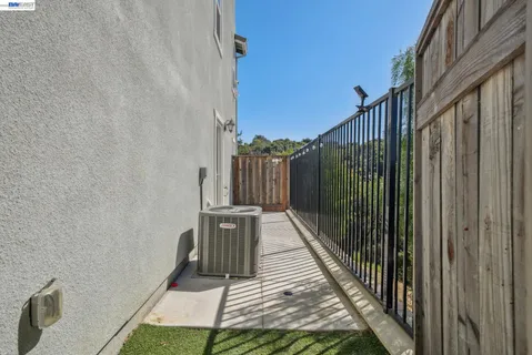 $1,090,000 | 24170 Amaranth Loop, Hayward, CA 94541