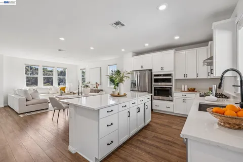 $1,090,000 | 24170 Amaranth Loop, Hayward, CA 94541
