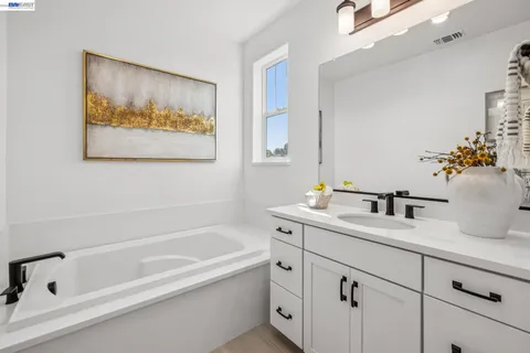 $1,090,000 | 24170 Amaranth Loop, Hayward, CA 94541