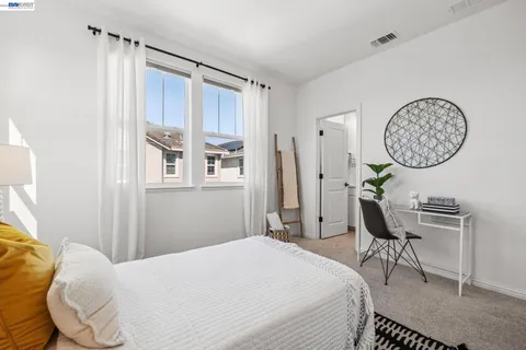 $1,090,000 | 24170 Amaranth Loop, Hayward, CA 94541