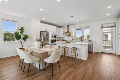 $1,090,000 | 24170 Amaranth Loop, Hayward, CA 94541