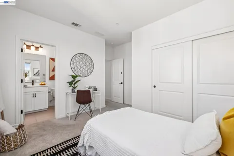 $1,090,000 | 24170 Amaranth Loop, Hayward, CA 94541