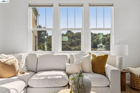 $1,090,000 | 24170 Amaranth Loop, Hayward, CA 94541