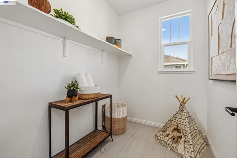 $1,090,000 | 24170 Amaranth Loop, Hayward, CA 94541