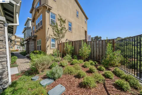 $1,090,000 | 24170 Amaranth Loop, Hayward, CA 94541