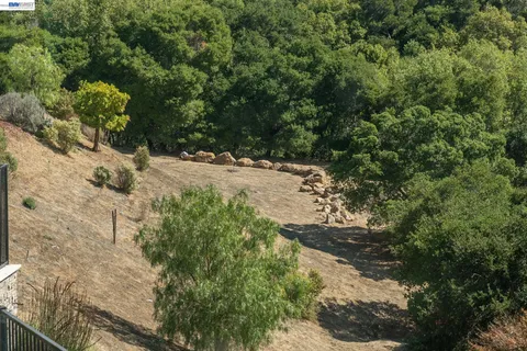 $1,090,000 | 24170 Amaranth Loop, Hayward, CA 94541