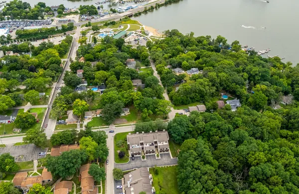 $219,900 | 71 White Oaks Road, Fox Lake, IL 60020