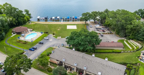 $219,900 | 71 White Oaks Road, Fox Lake, IL 60020