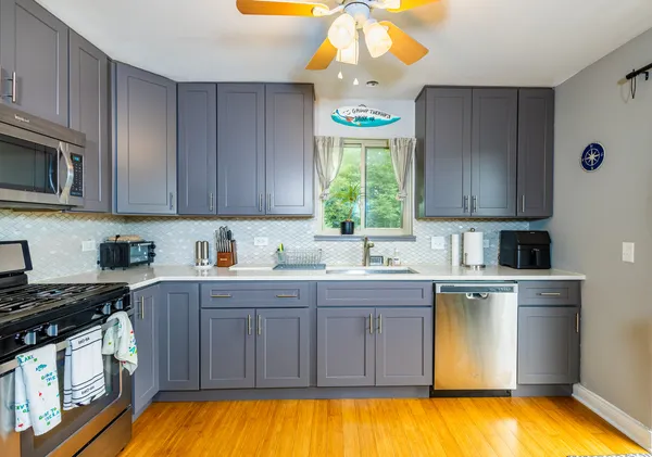 $219,900 | 71 White Oaks Road, Fox Lake, IL 60020