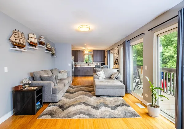 $219,900 | 71 White Oaks Road, Fox Lake, IL 60020