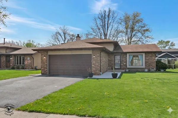 $400,000 | 2413 Kerry Winde Drive, New Lenox, IL 60451
