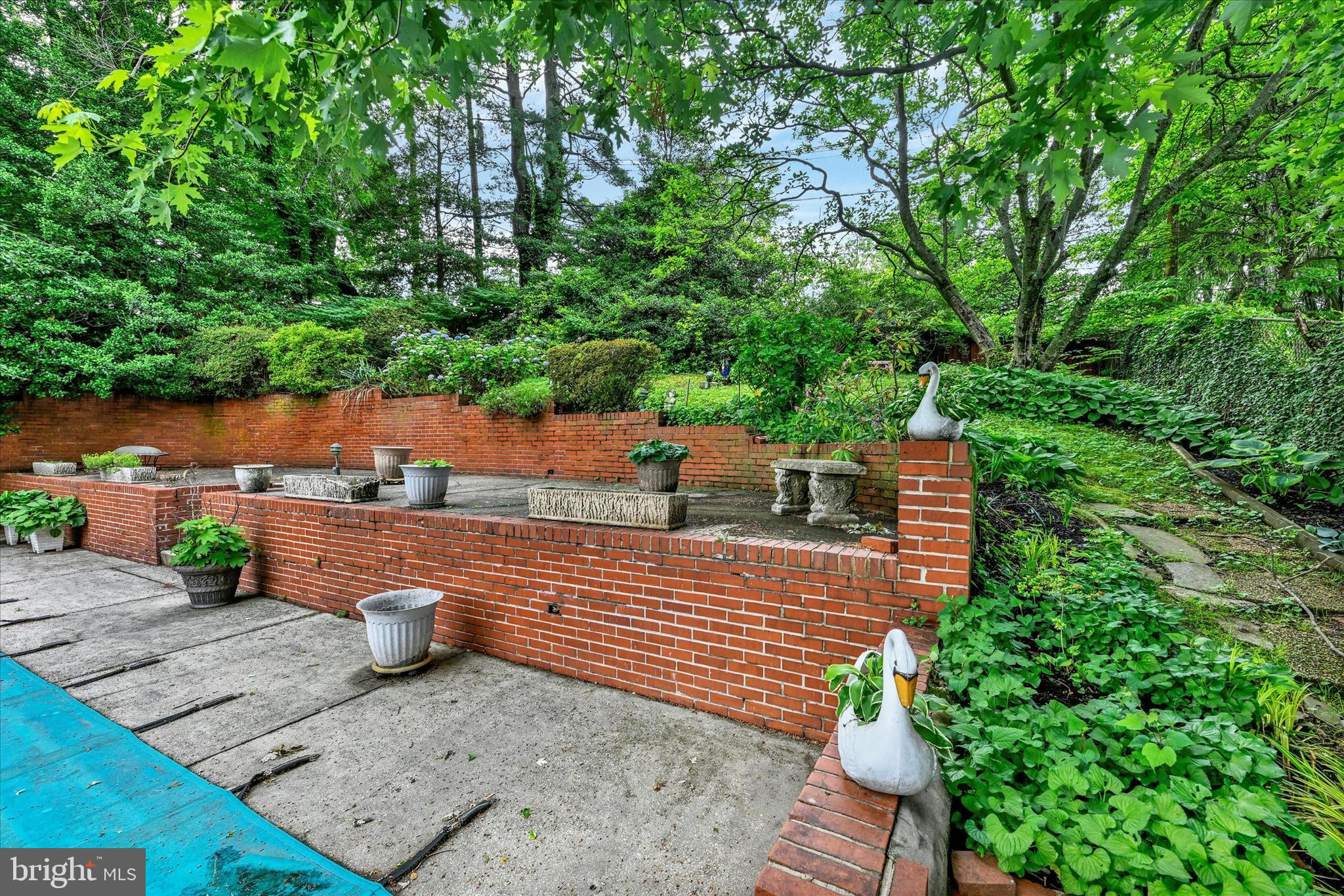6708 Selkirk Road Baltimore, MD 21239 - Photo 30 of 30 an outdoor space with seating