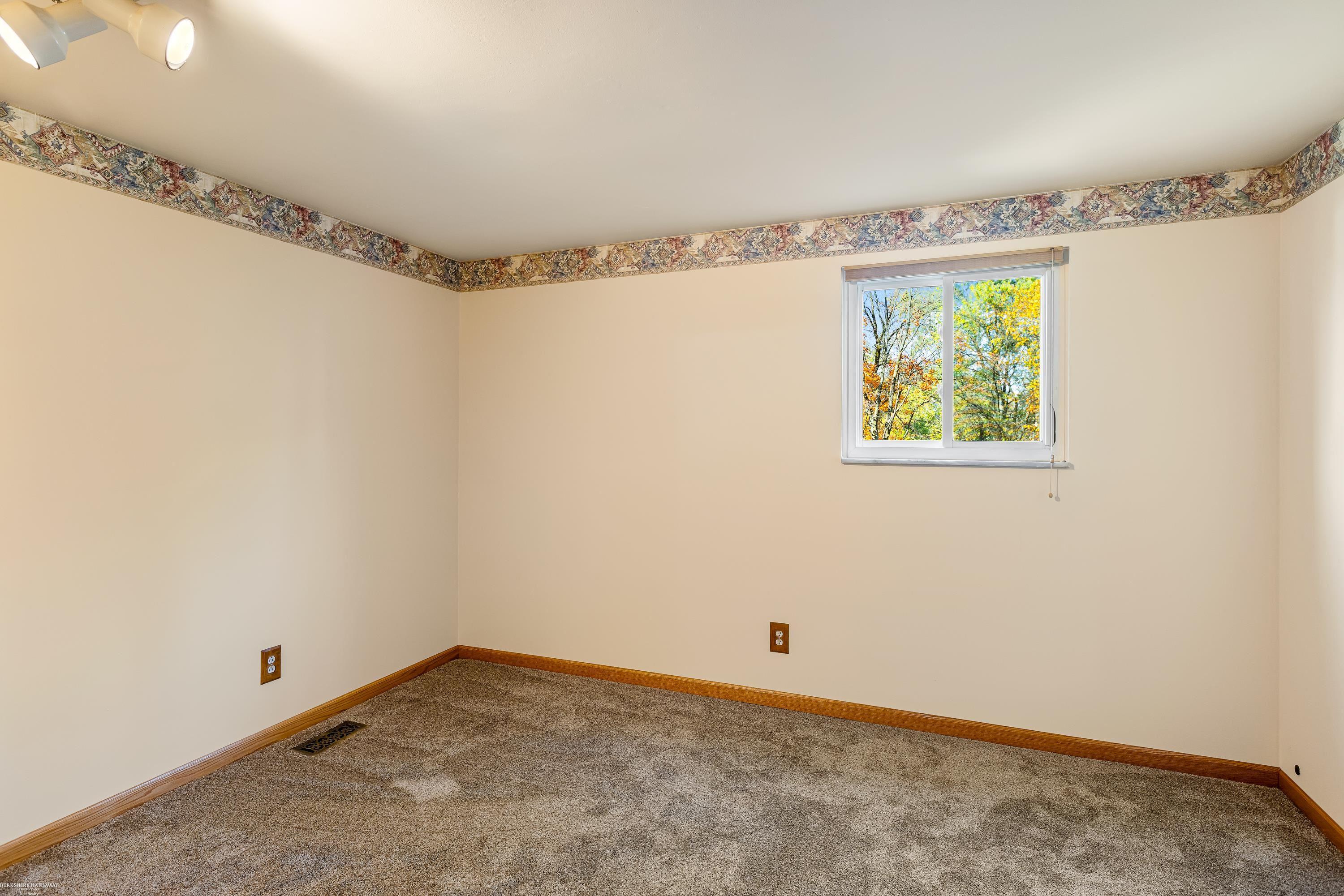 60313 Schoenherr Road Washington, MI 48094 - Photo 35 of 63 50159186-8d559c78-ce6b-47de-9bbc-7cdccb85cdc7.JPG