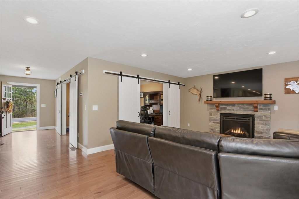 32 1/2 East Howland Road Freetown, MA 02717 - Photo 6 of 42 Gallery Image 6