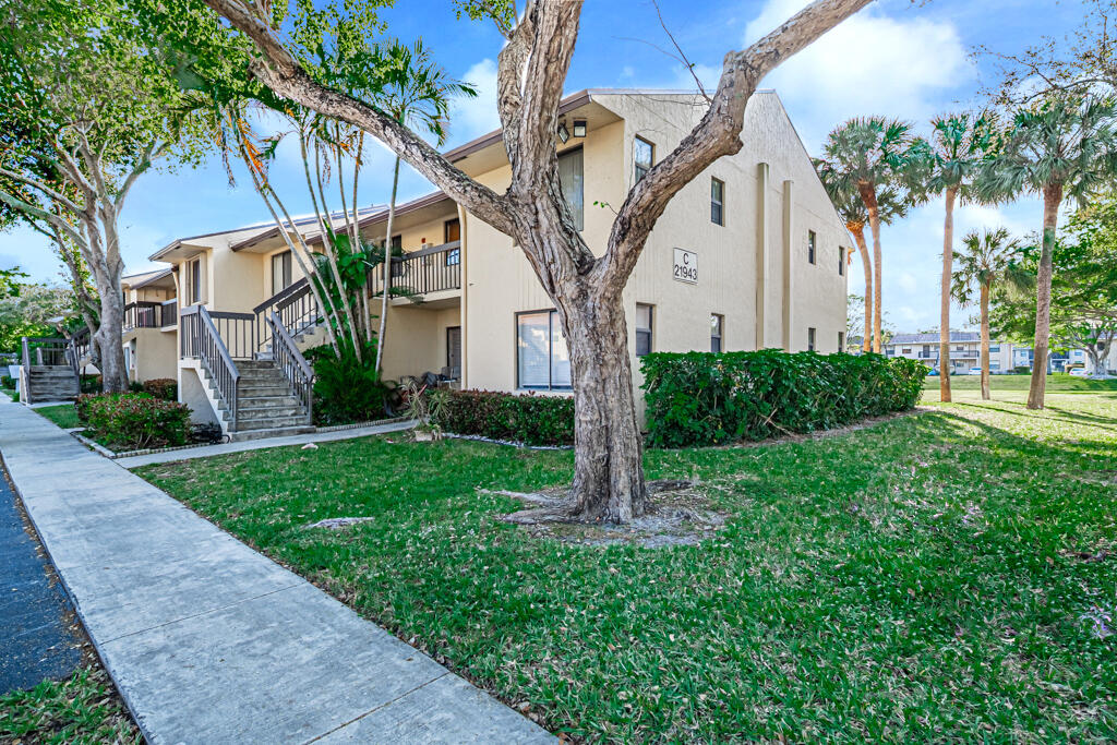 21943 Remsen Terrace, Unit 208C Boca Raton, FL 33433 - Photo 2 of 43 DAH_3426-HDR