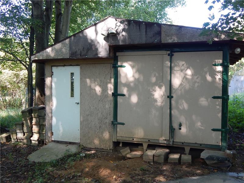 3029 Oneida Valley Road Hilliards, PA 16040 - Photo 15 of 21 14 X 14 CHICKEN COOP