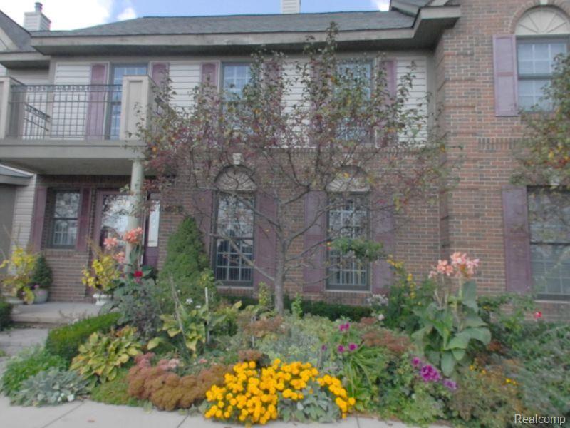 1660 Normandy Road, Unit 9 Clawson, MI 48017 - Photo 1 of 9 StreetScapeImage