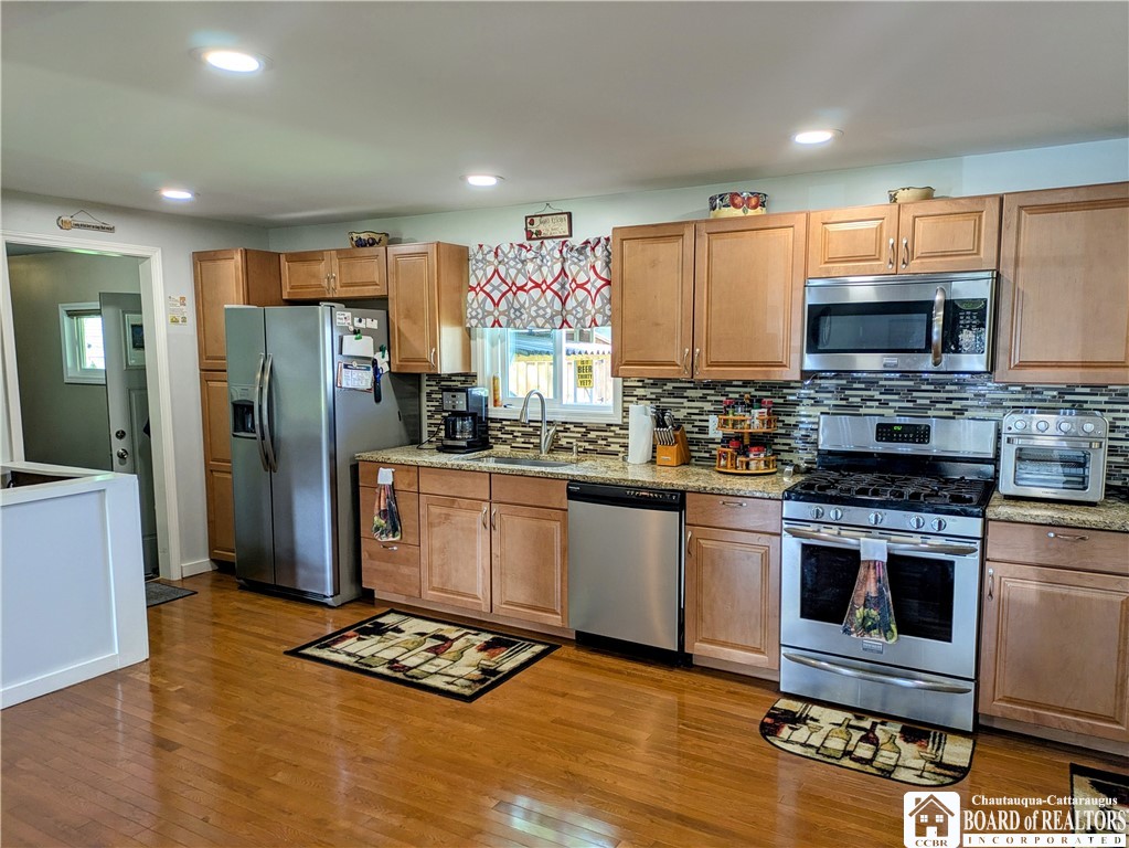 1633 Lakeview Road Hamburg, NY 14085 - Photo 2 of 23