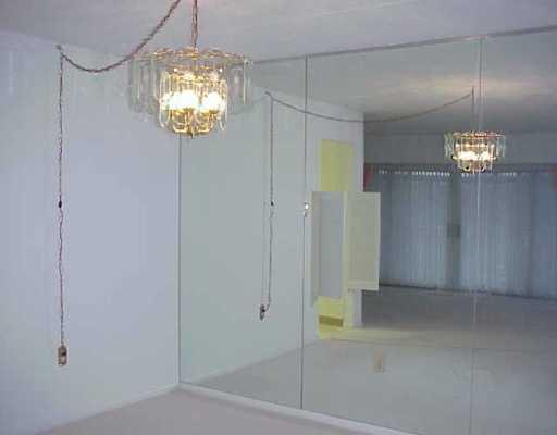 2160 Greentree Road, Unit 806W Pittsburgh, PA 15220 - Photo 2 of 8 Gallery Image 2