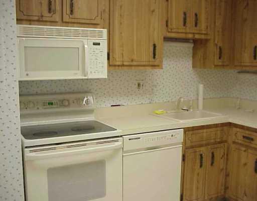 2160 Greentree Road, Unit 806W Pittsburgh, PA 15220 - Photo 4 of 8 Gallery Image 4