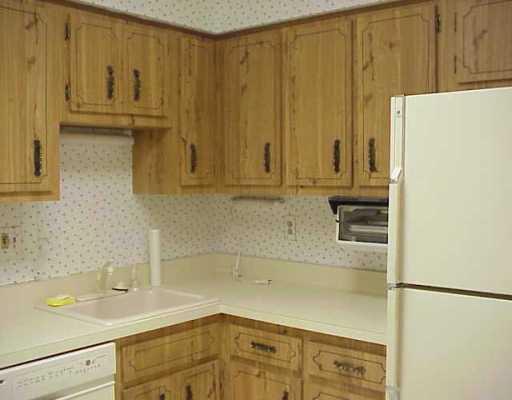 2160 Greentree Road, Unit 806W Pittsburgh, PA 15220 - Photo 5 of 8 Gallery Image 5