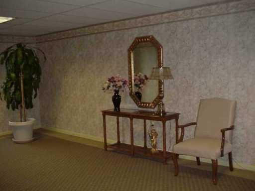 2160 Greentree Road, Unit 806W Pittsburgh, PA 15220 - Photo 8 of 8 Gallery Image 8