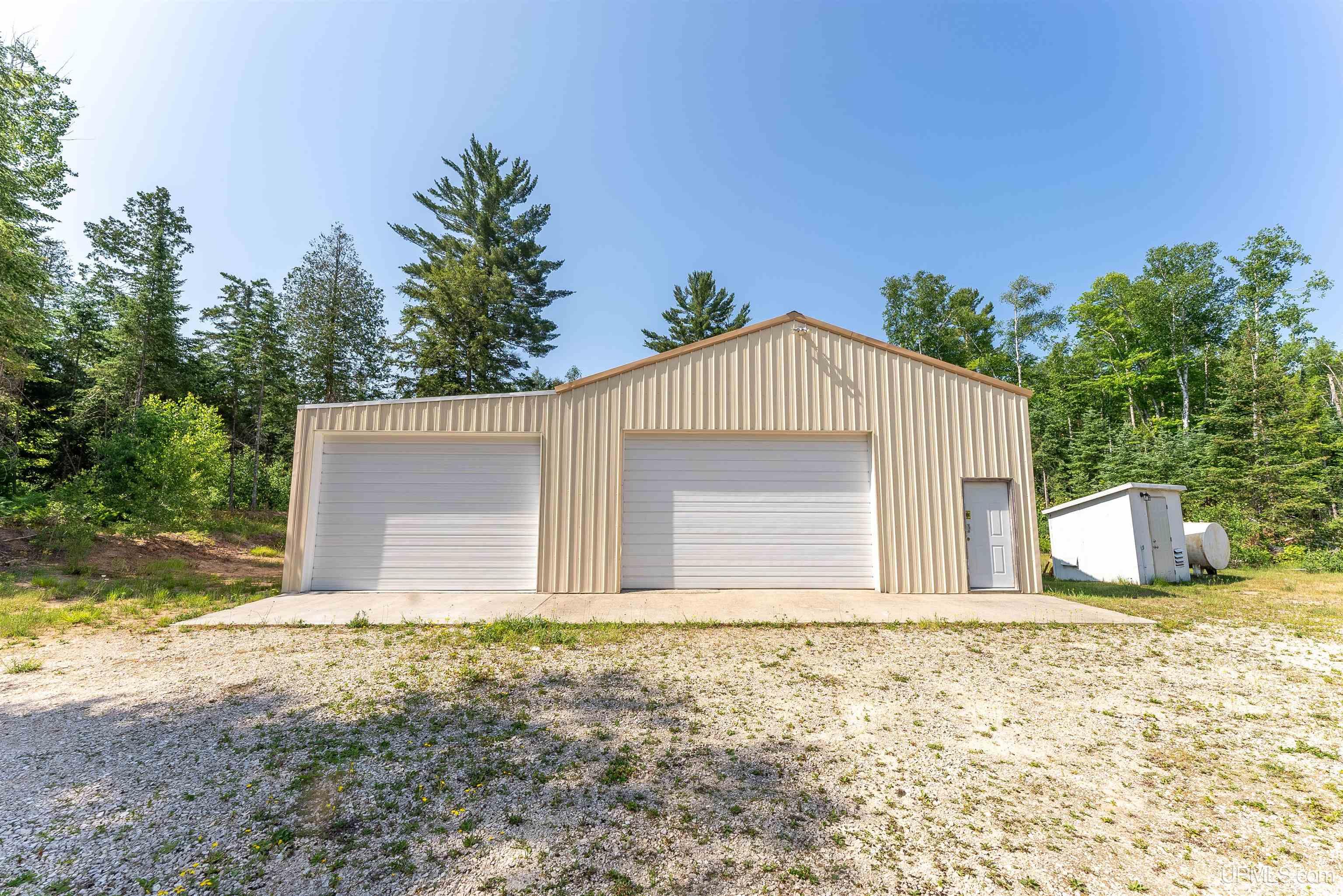 5171 North River Road Manistique, MI 49854 - Photo 10 of 94 Gallery Image 10