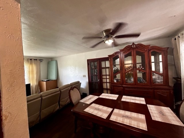 602 South 11th Street Fernandina Beach, FL 32034 - Photo 9 of 14 a living room with furniture and a floor to ceiling window
