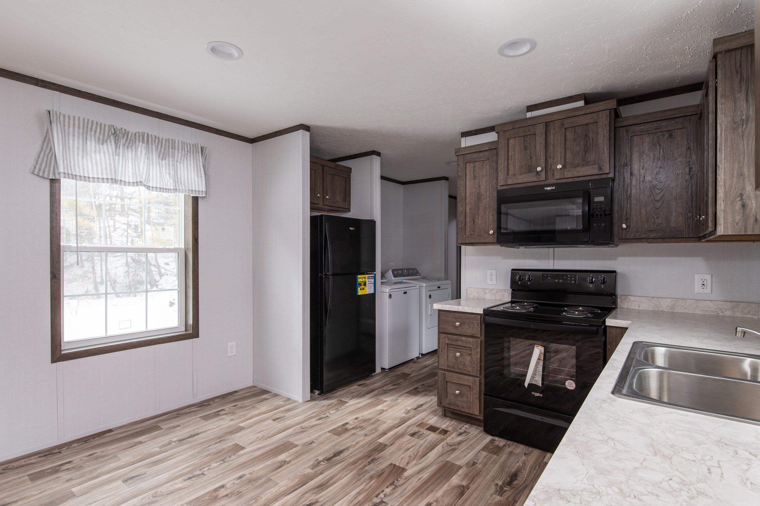 9 3rd Street, Unit 27 St. Johnsbury, VT 05819 - Photo 2 of 23