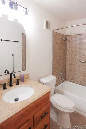 $1,050 | 4119 Medical Drive, Unit F104, San Antonio, TX 78229