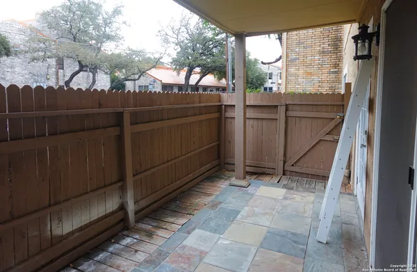 $1,050 | 4119 Medical Drive, Unit F104, San Antonio, TX 78229