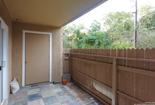 $1,050 | 4119 Medical Drive, Unit F104, San Antonio, TX 78229