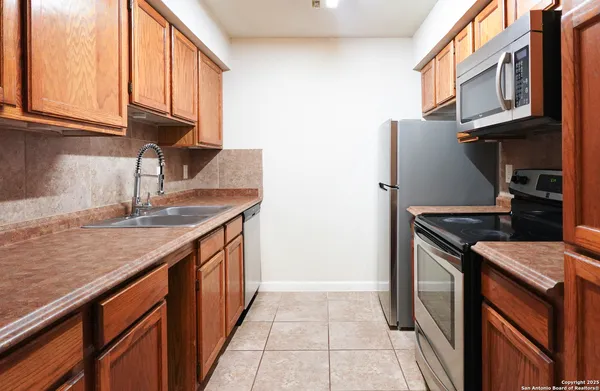 $1,050 | 4119 Medical Drive, Unit F104, San Antonio, TX 78229