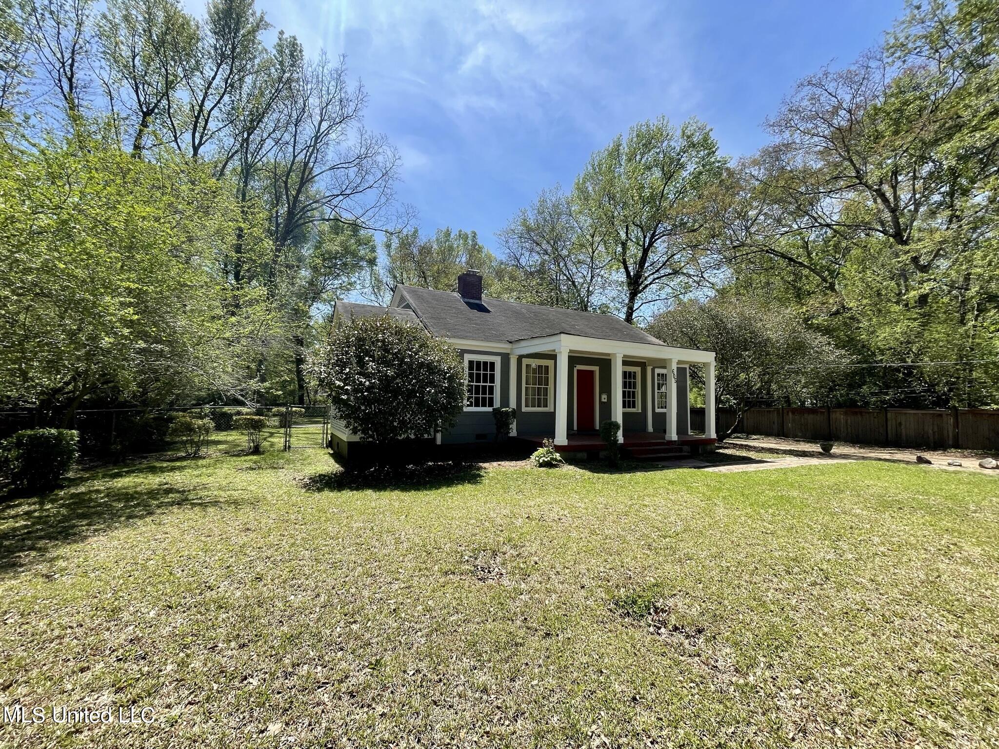 605 Meadowbrook Road Jackson, MS 39206 - Photo 3 of 62 D7FDD08B-0AA7-417F-B3D5-3FB2A589C1A9