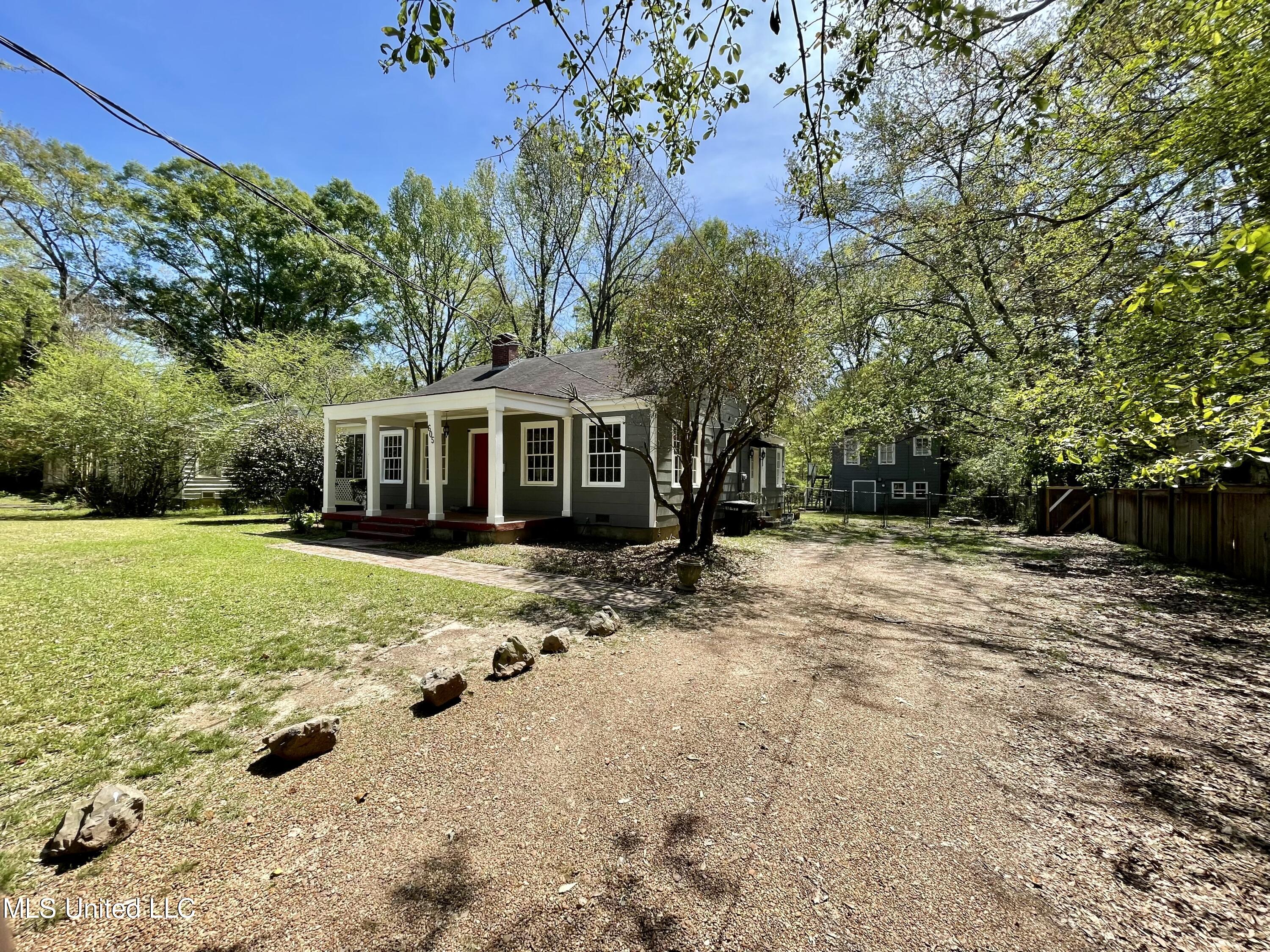 605 Meadowbrook Road Jackson, MS 39206 - Photo 4 of 62 525672CB-09D6-4543-A11F-189A75633264