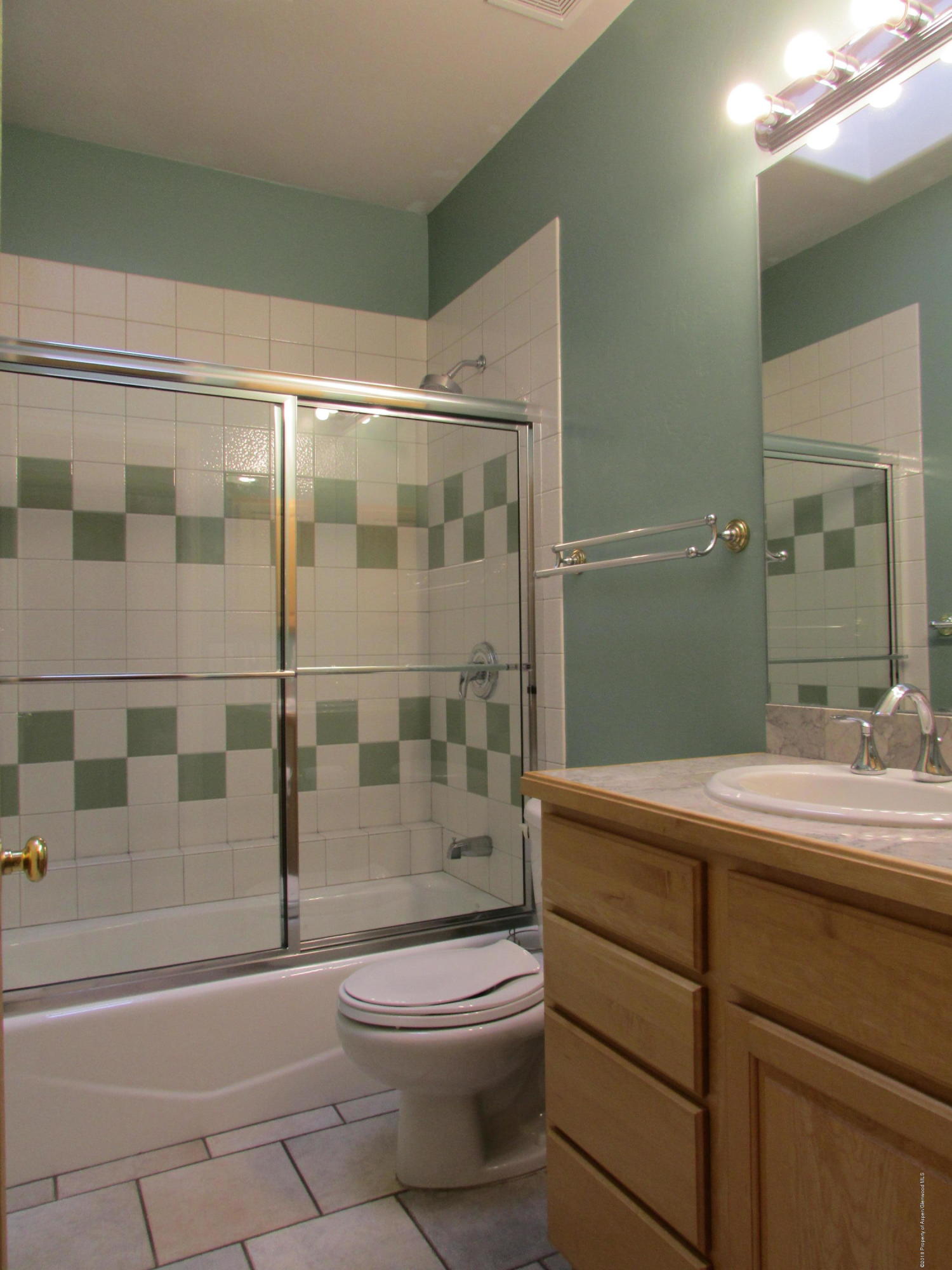 125 Ridge View Place Parachute, CO 81635 - Photo 18 of 26 Guest Bath