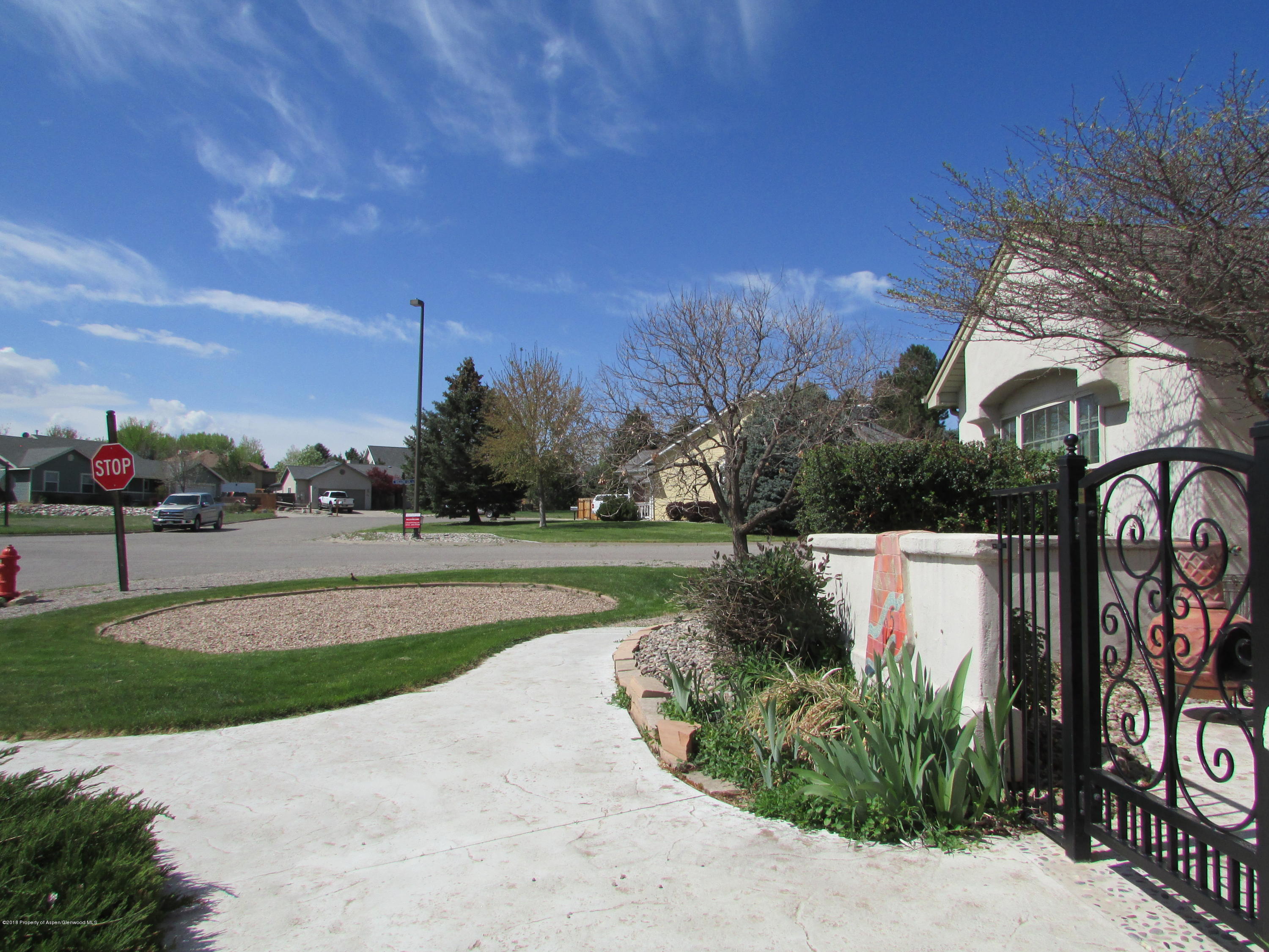 125 Ridge View Place Parachute, CO 81635 - Photo 21 of 26 Front Yard